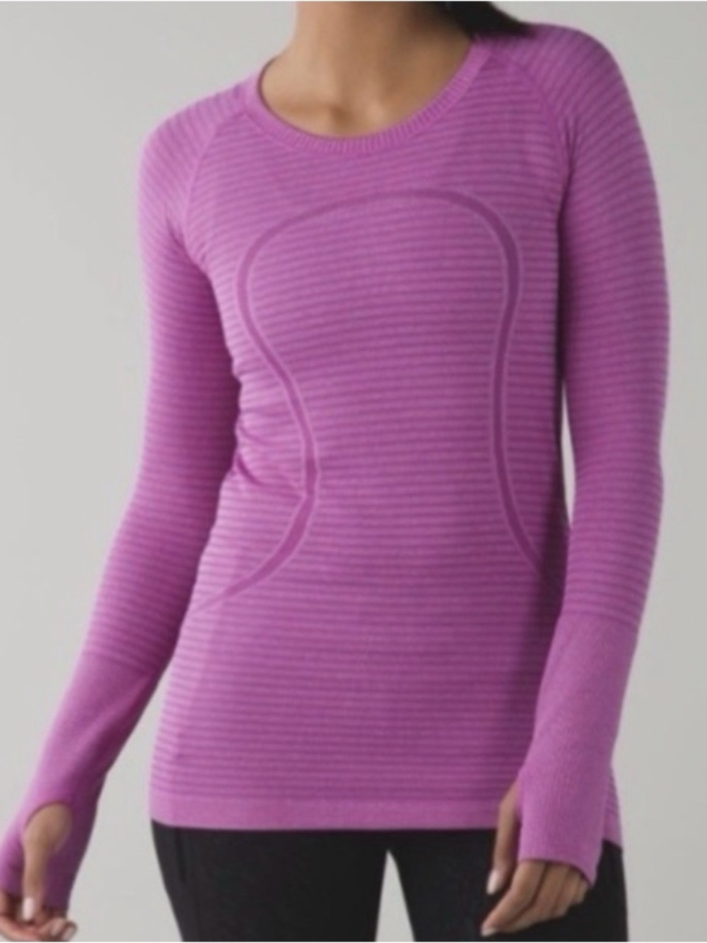 Lululemon Women's 8 M Swiftly Tech‎ Long Sleeve Crew Heathered Ultra Violet ✅